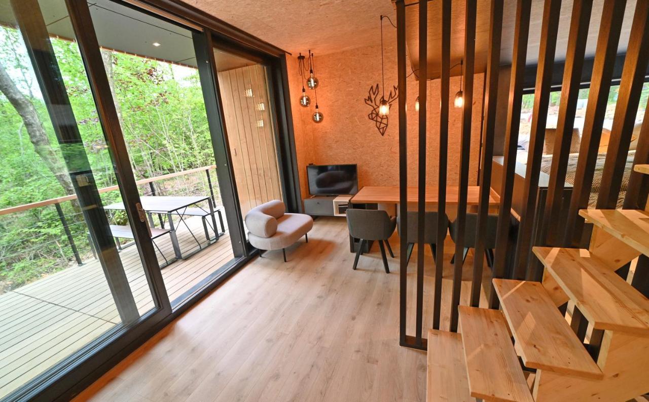 Forest Cube Oignies Екстериор снимка