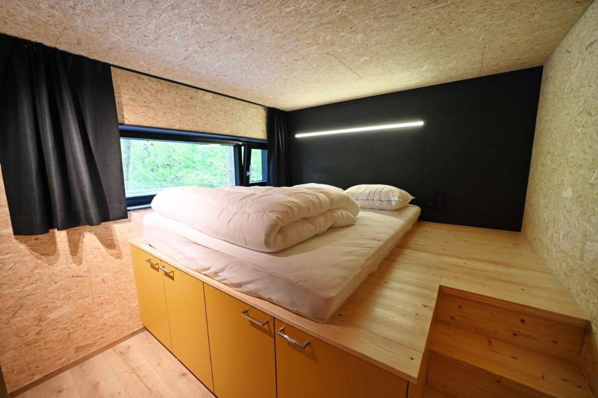 Forest Cube Oignies Екстериор снимка